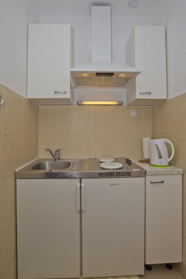 Apartments Hruban Хвар Екстериор снимка