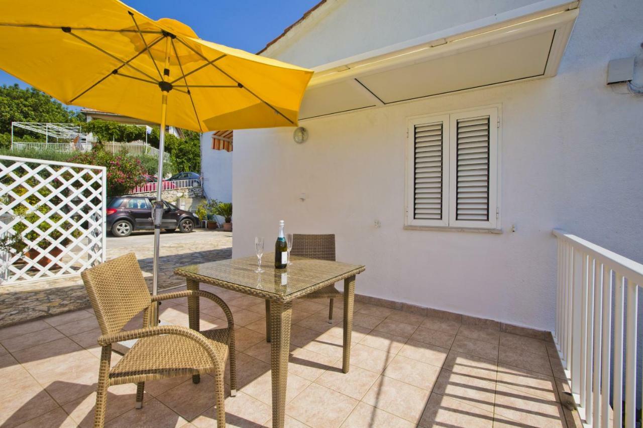 Apartments Hruban Хвар Екстериор снимка
