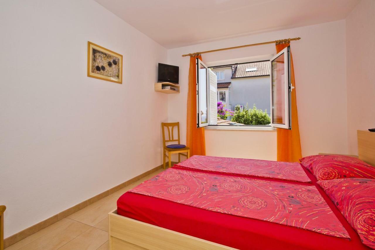 Apartments Hruban Хвар Екстериор снимка