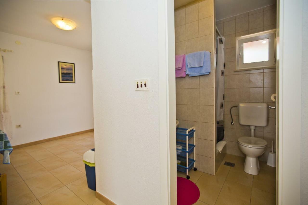 Apartments Hruban Хвар Екстериор снимка