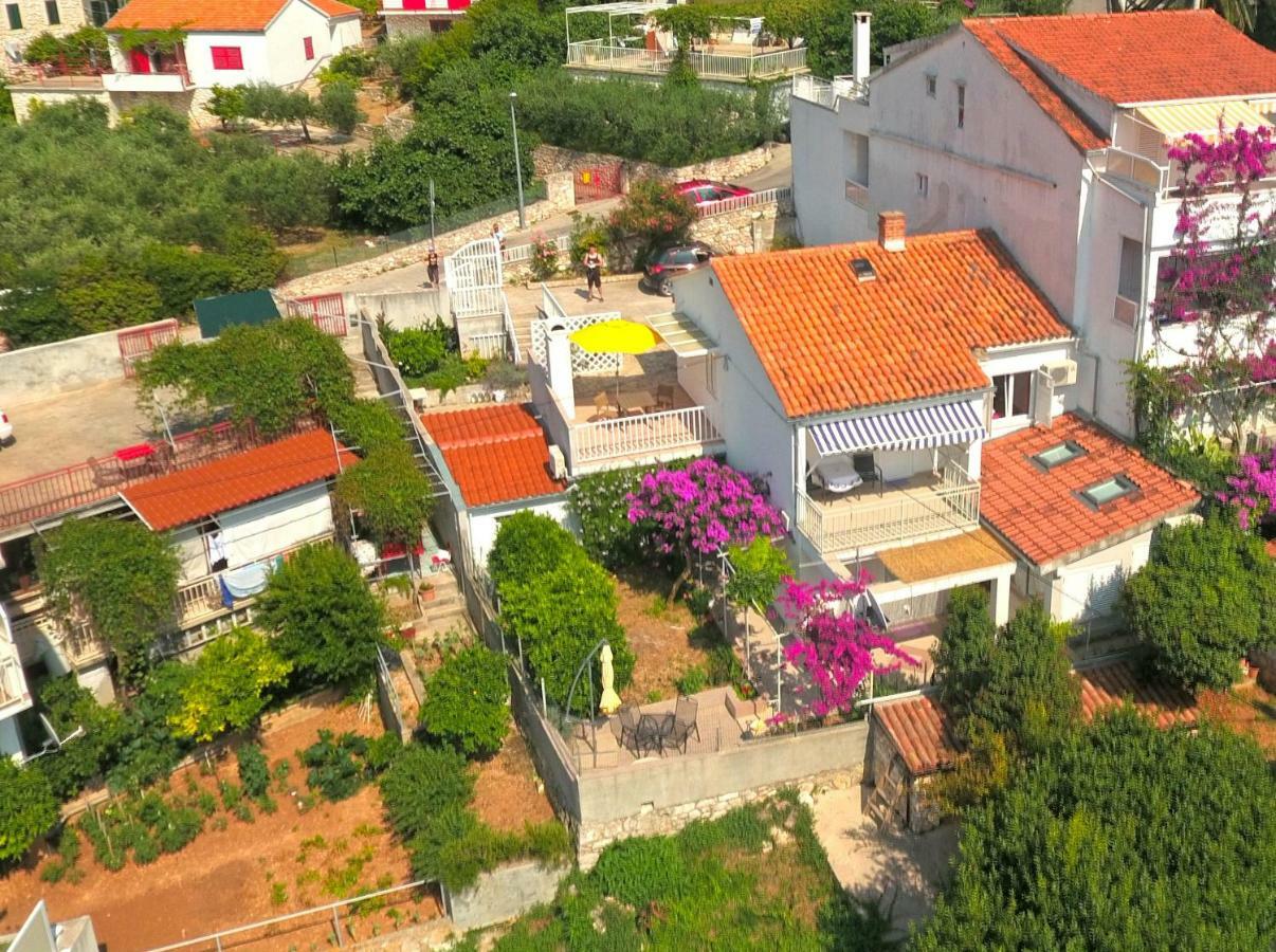 Apartments Hruban Хвар Екстериор снимка