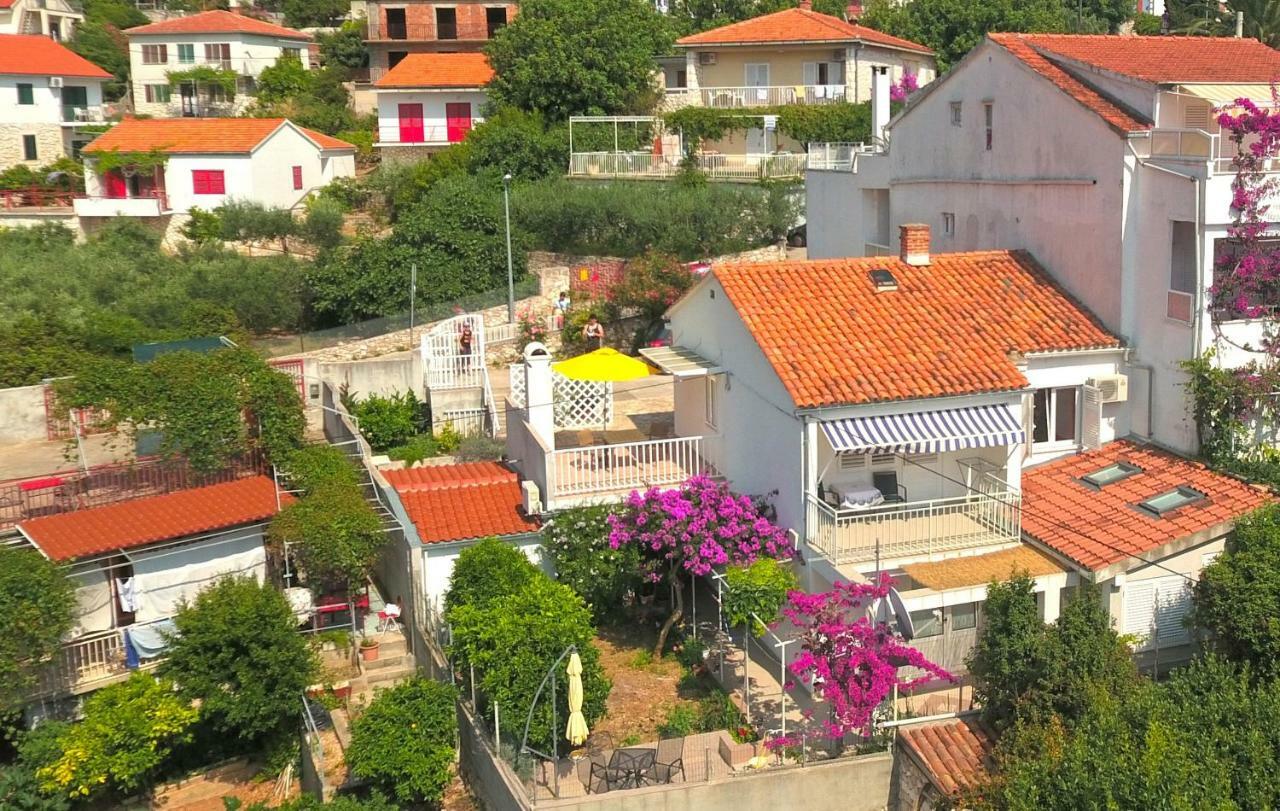 Apartments Hruban Хвар Екстериор снимка
