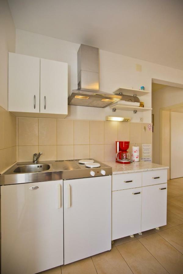 Apartments Hruban Хвар Екстериор снимка